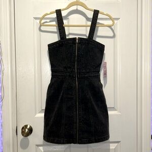 Brand new zip up skirt